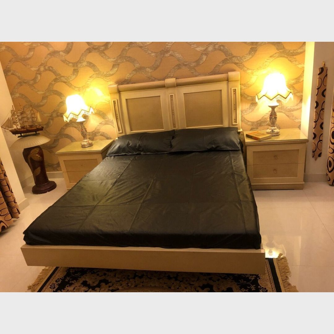 Buy premium leather bedding sets online	